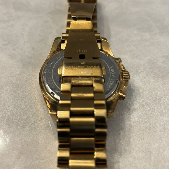 Michael Kors MK5605 Bradshaw Chronograph Gold Bracelet Women's Watch. - Picture 3 of 5
